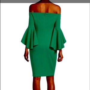 Calvin Klein Green Cocktail Dress in Size 14. Excellent Condition.